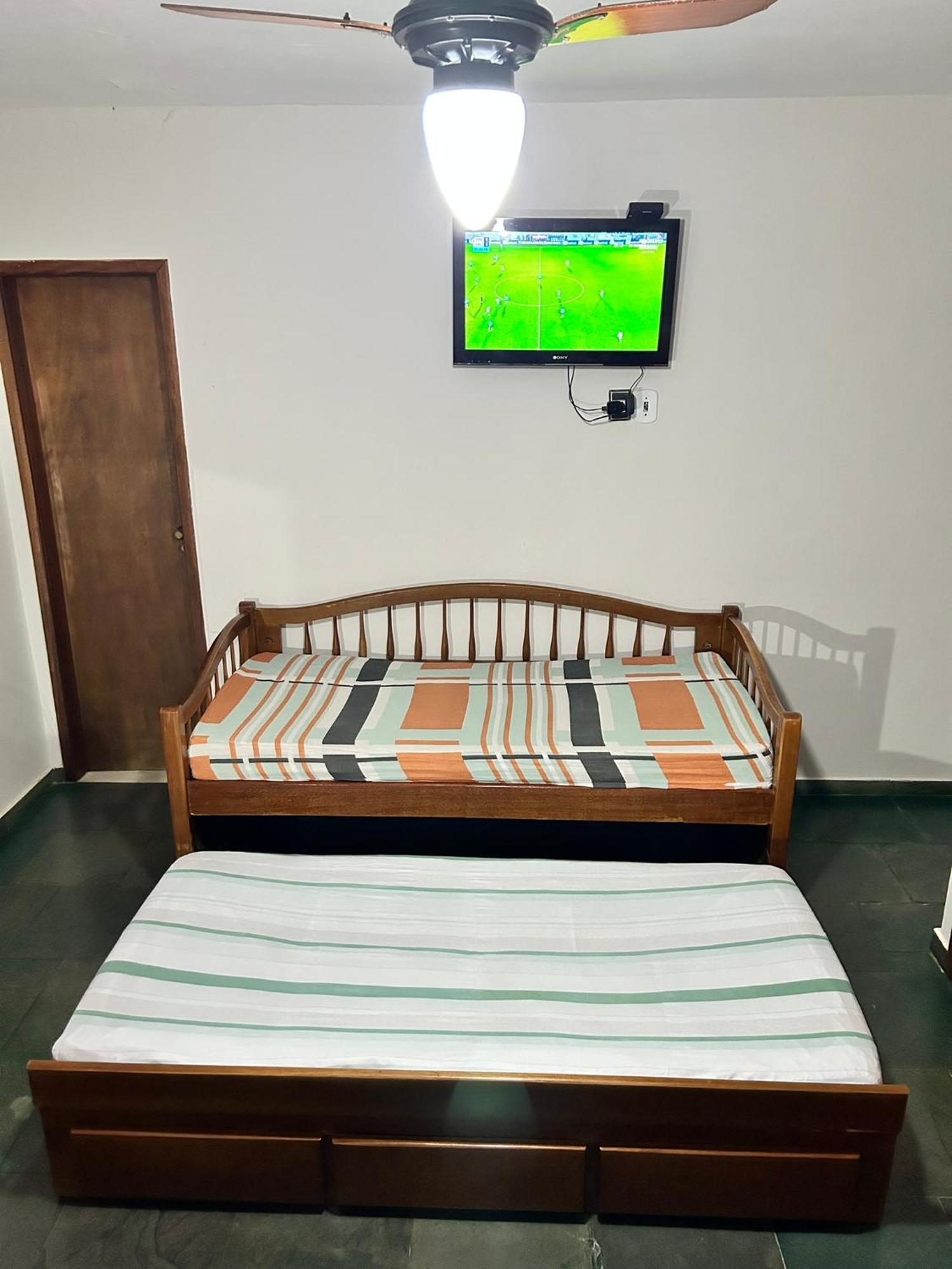 Casa Agradavel Com Piscina. Villa Miguel Pereira Buitenkant foto